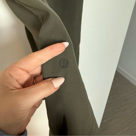 Lululemon On the Fly Jogger in Dark Olive Size 2 - Picture 3 of 4
